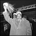 100 pics History answers Jomo Kenyatta